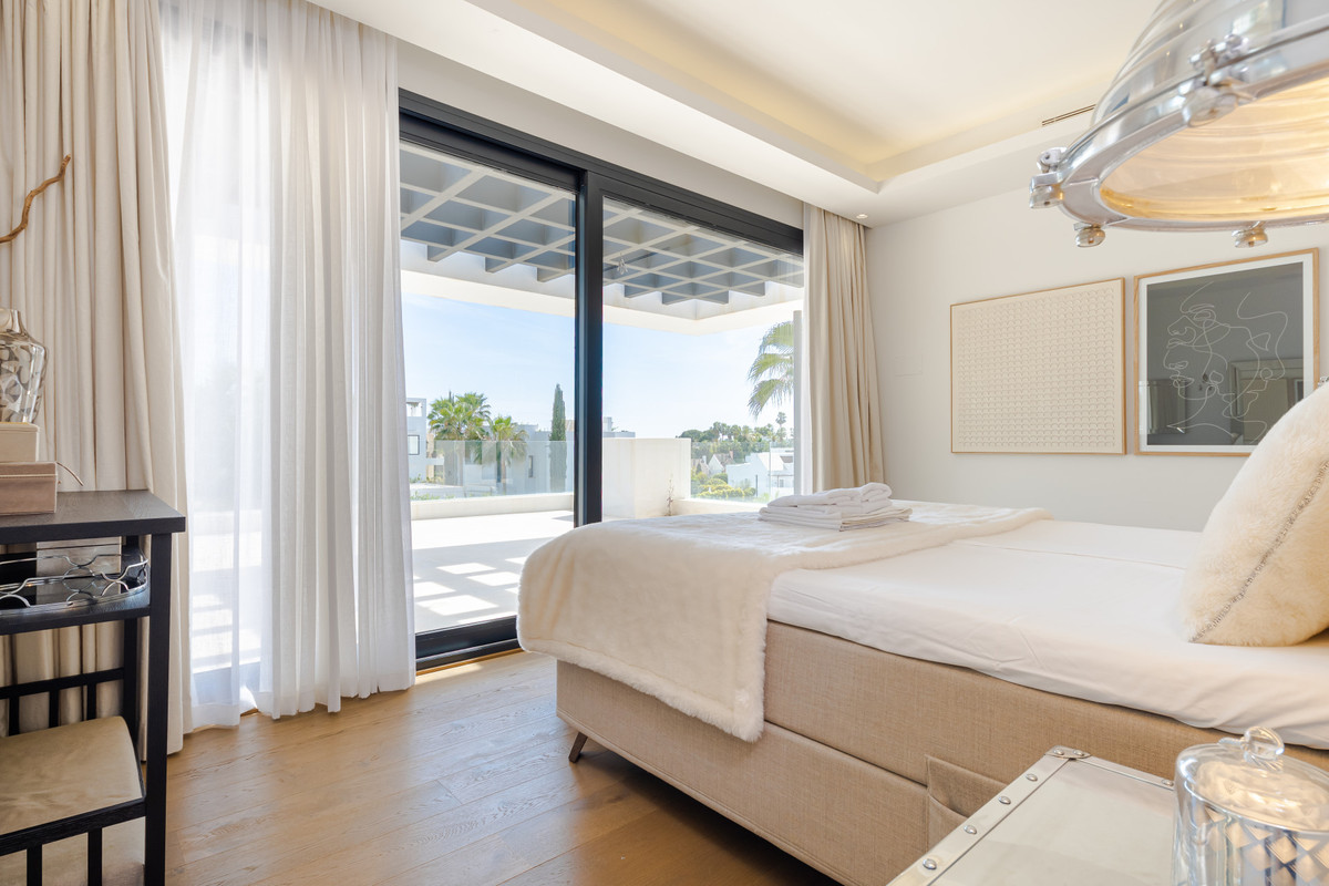 Huis te koop in Nueva Andalucía | 6 slaapkamers H5430757