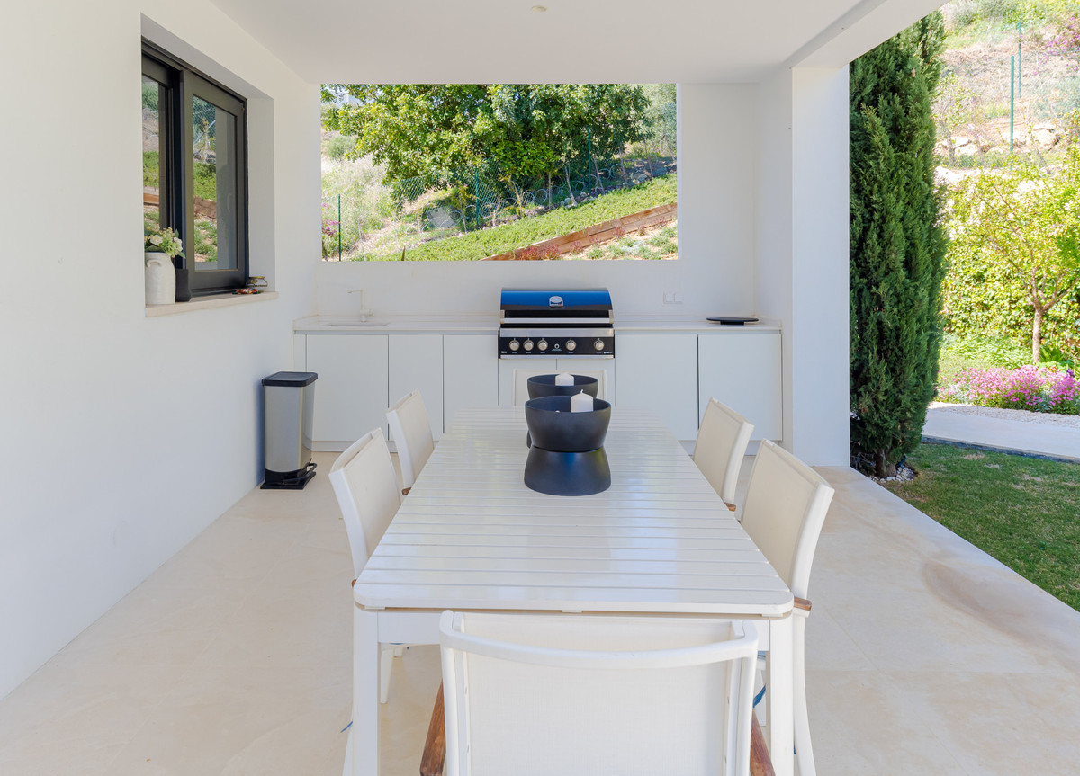 Huis te koop in Nueva Andalucía | 6 slaapkamers H5430757
