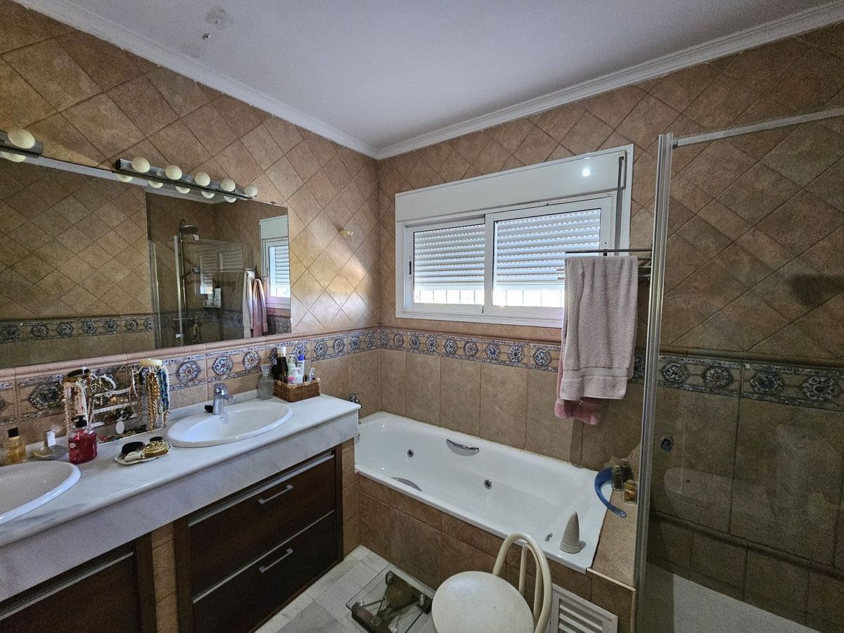 Huis te koop in Nueva Andalucía | 5 slaapkamers H5433322