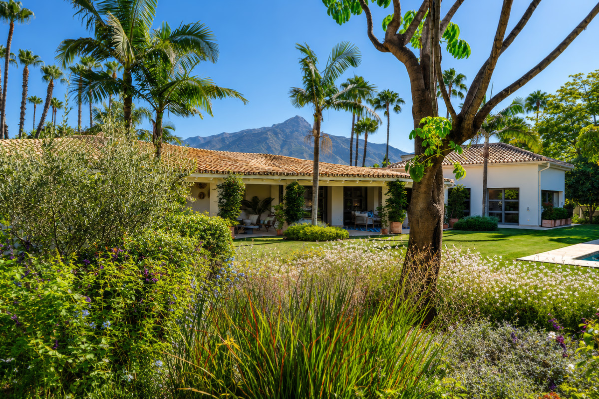 Huis te koop in Nueva Andalucía | 5 slaapkamers H5438941