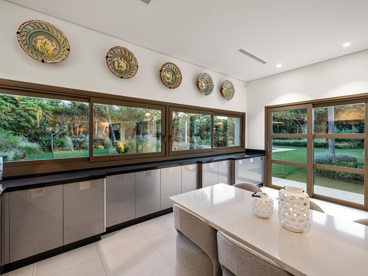 Huis te koop in Nueva Andalucía | 5 slaapkamers H5438941
