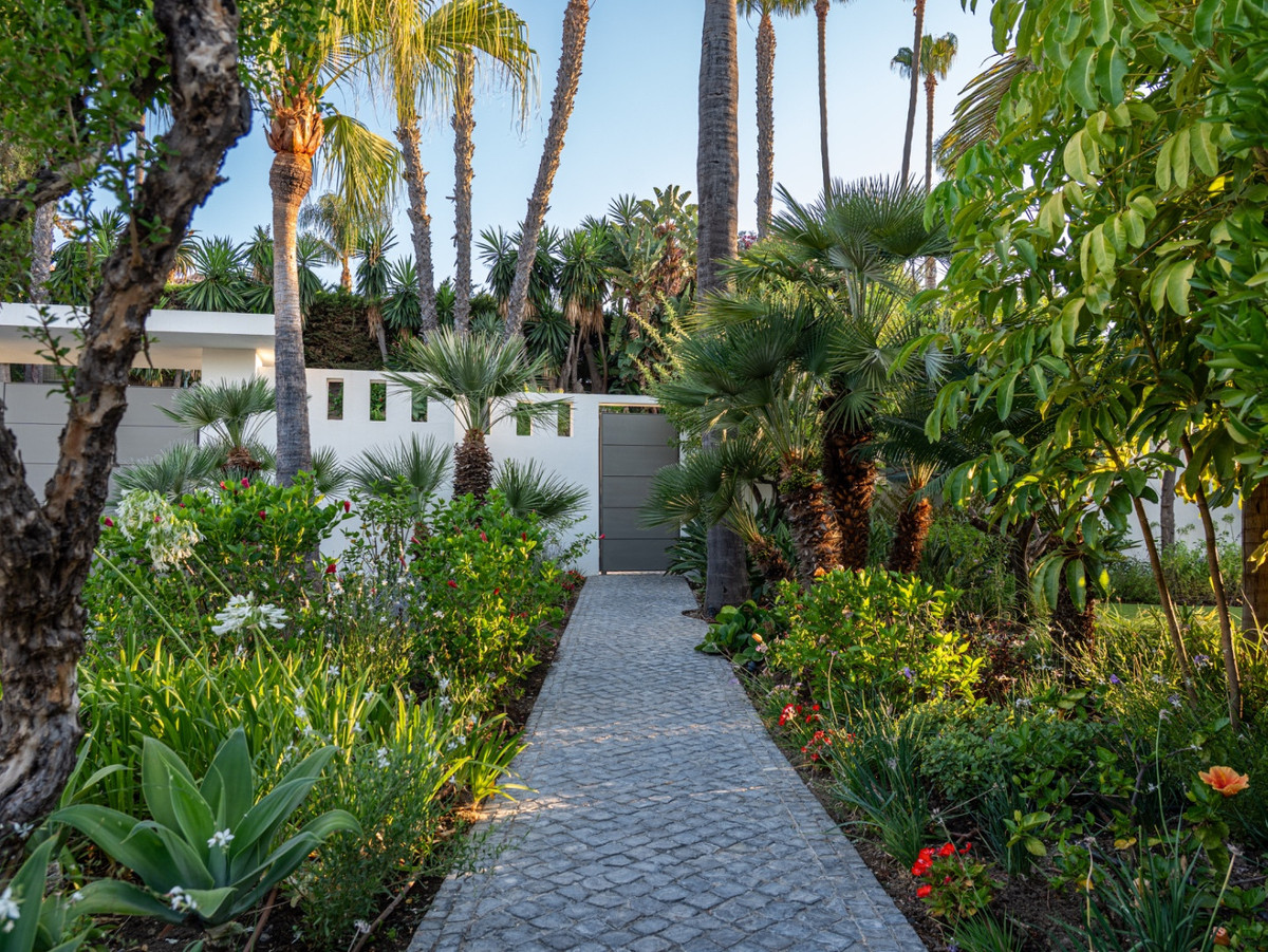 Huis te koop in Nueva Andalucía | 5 slaapkamers H5438941