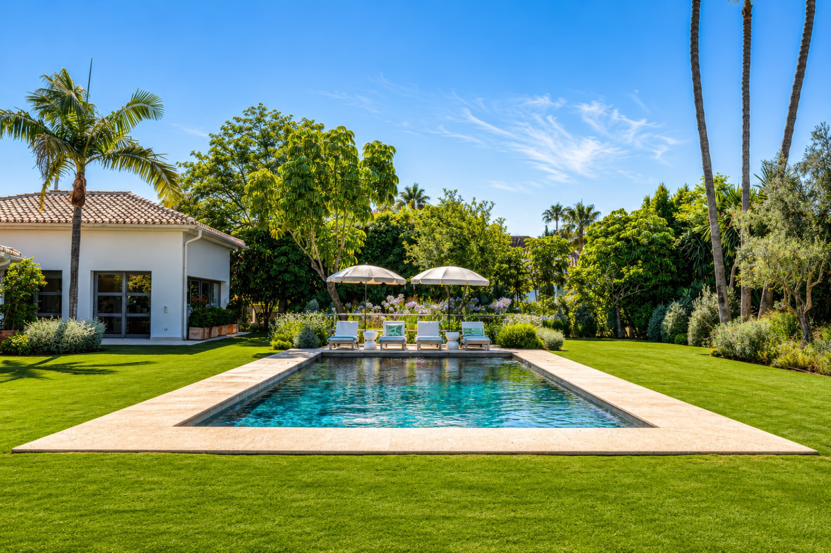 Huis te koop in Nueva Andalucía | 5 slaapkamers H5438941