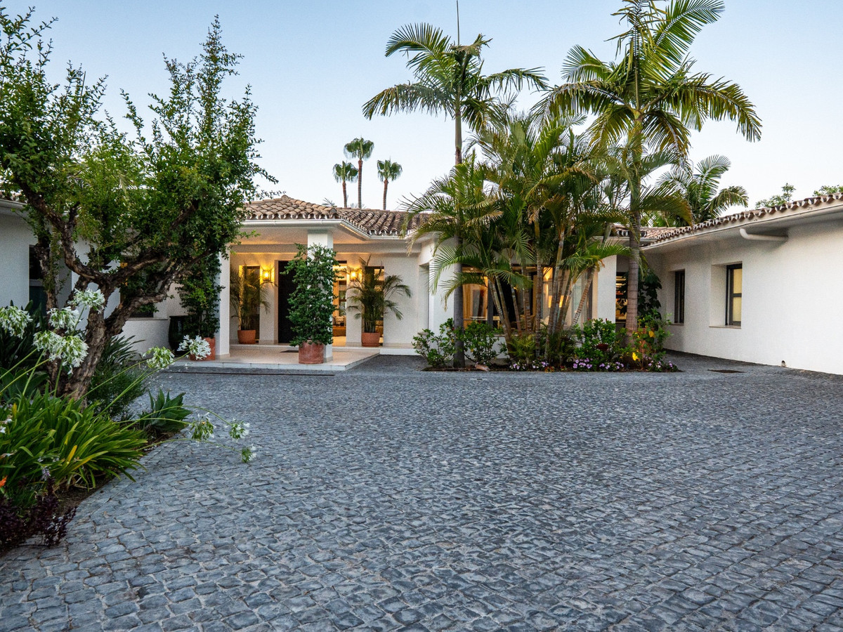 Huis te koop in Nueva Andalucía | 5 slaapkamers H5438941