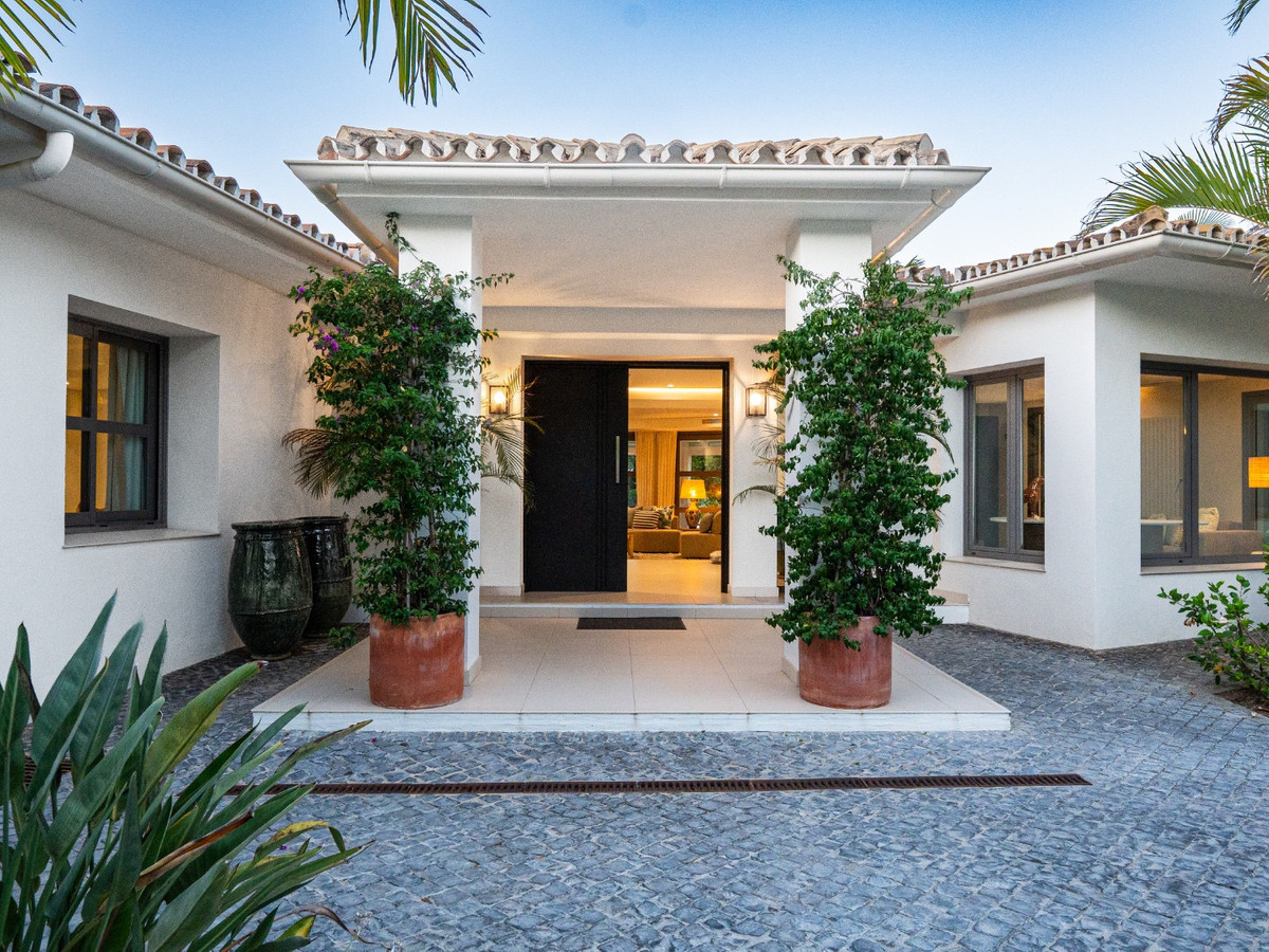 Huis te koop in Nueva Andalucía | 5 slaapkamers H5438941