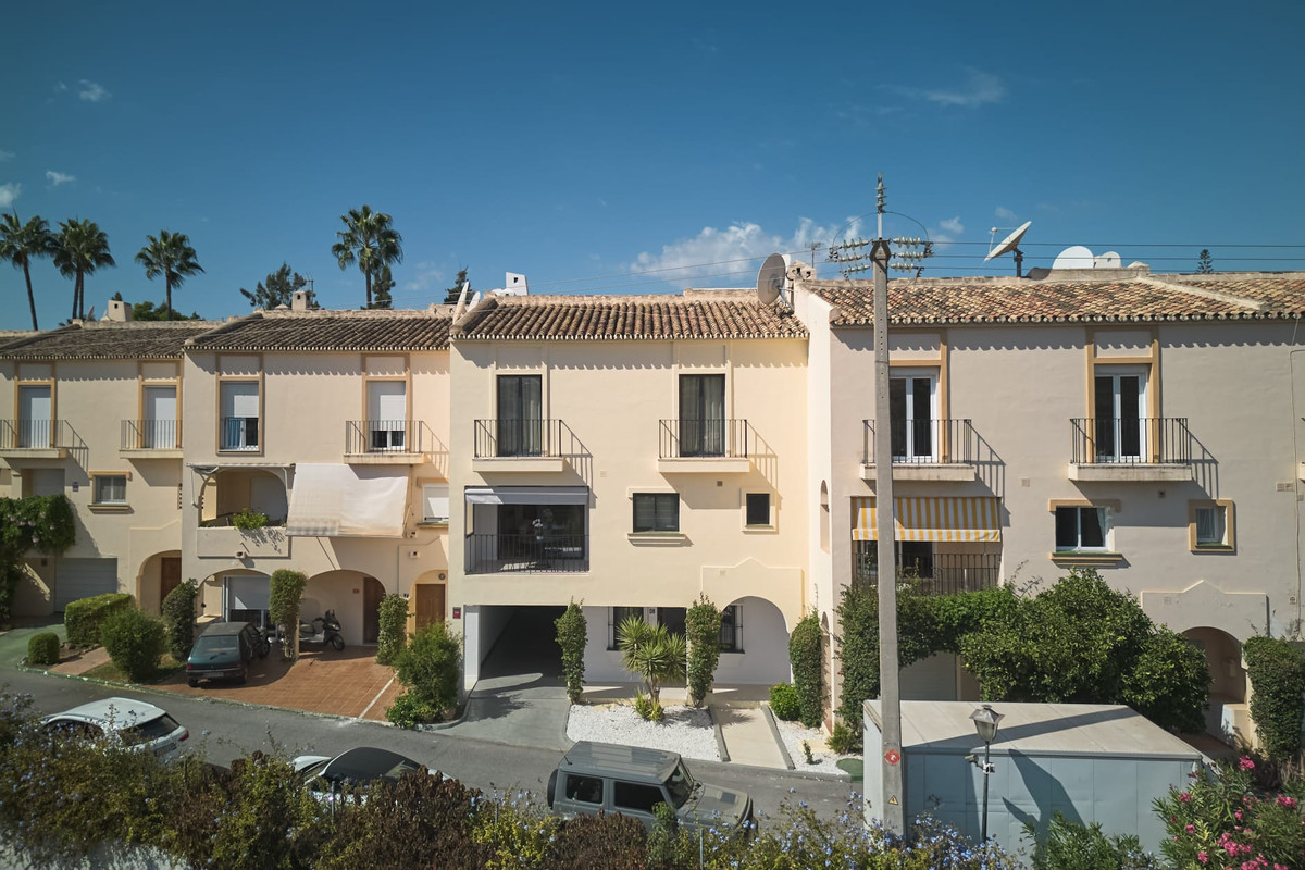 Huis te koop in Nueva Andalucía | 4 slaapkamers H5438995
