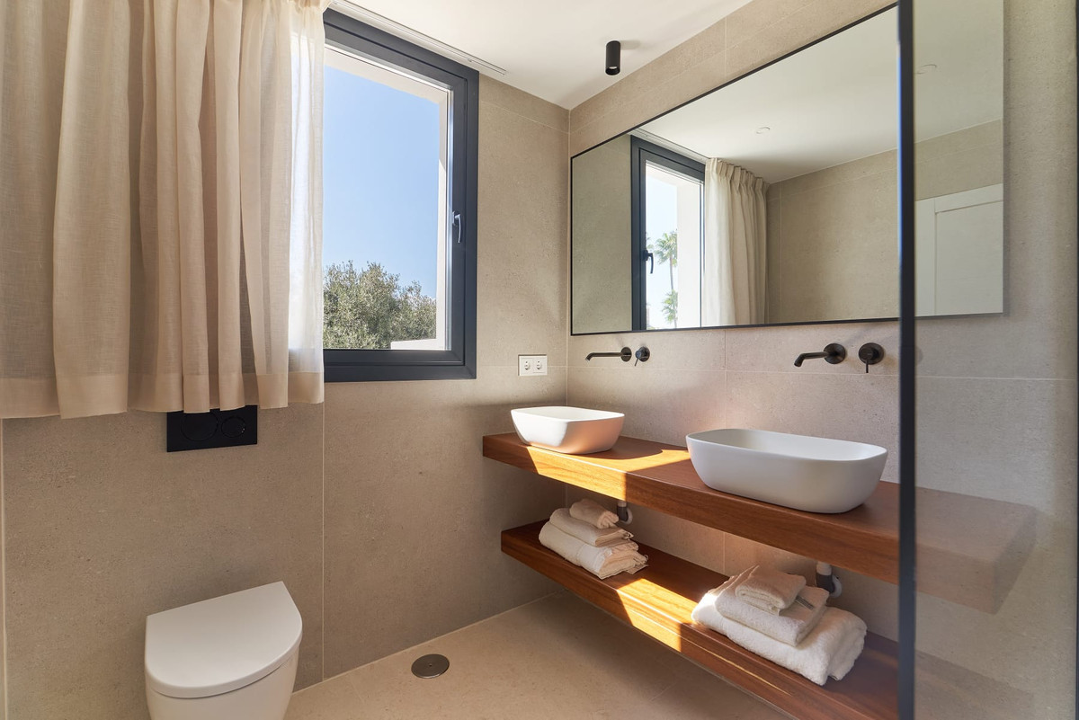 Huis te koop in Nueva Andalucía | 4 slaapkamers H5438995