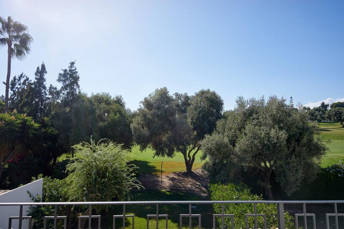 Huis te koop in Nueva Andalucía | 4 slaapkamers H5438995
