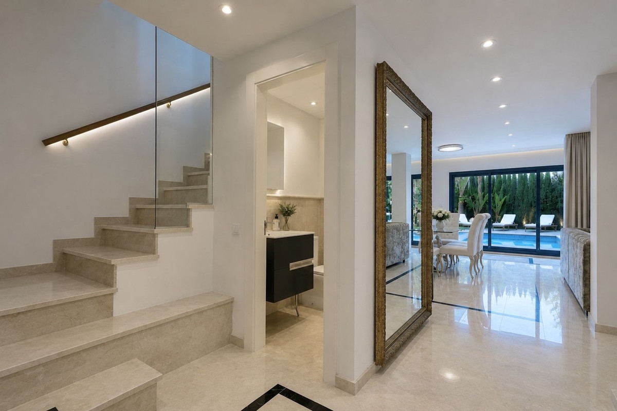 Huis te koop in Nueva Andalucía | 4 slaapkamers H5441230