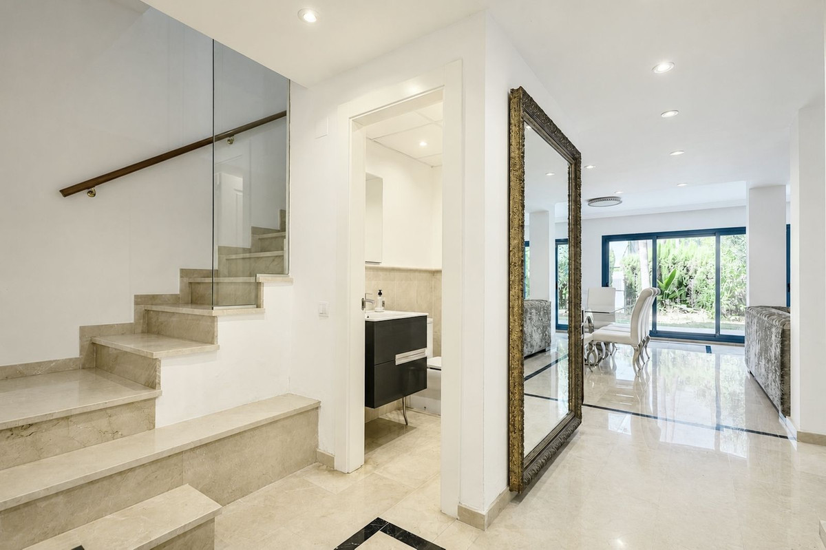 Huis te koop in Nueva Andalucía | 4 slaapkamers H5441230