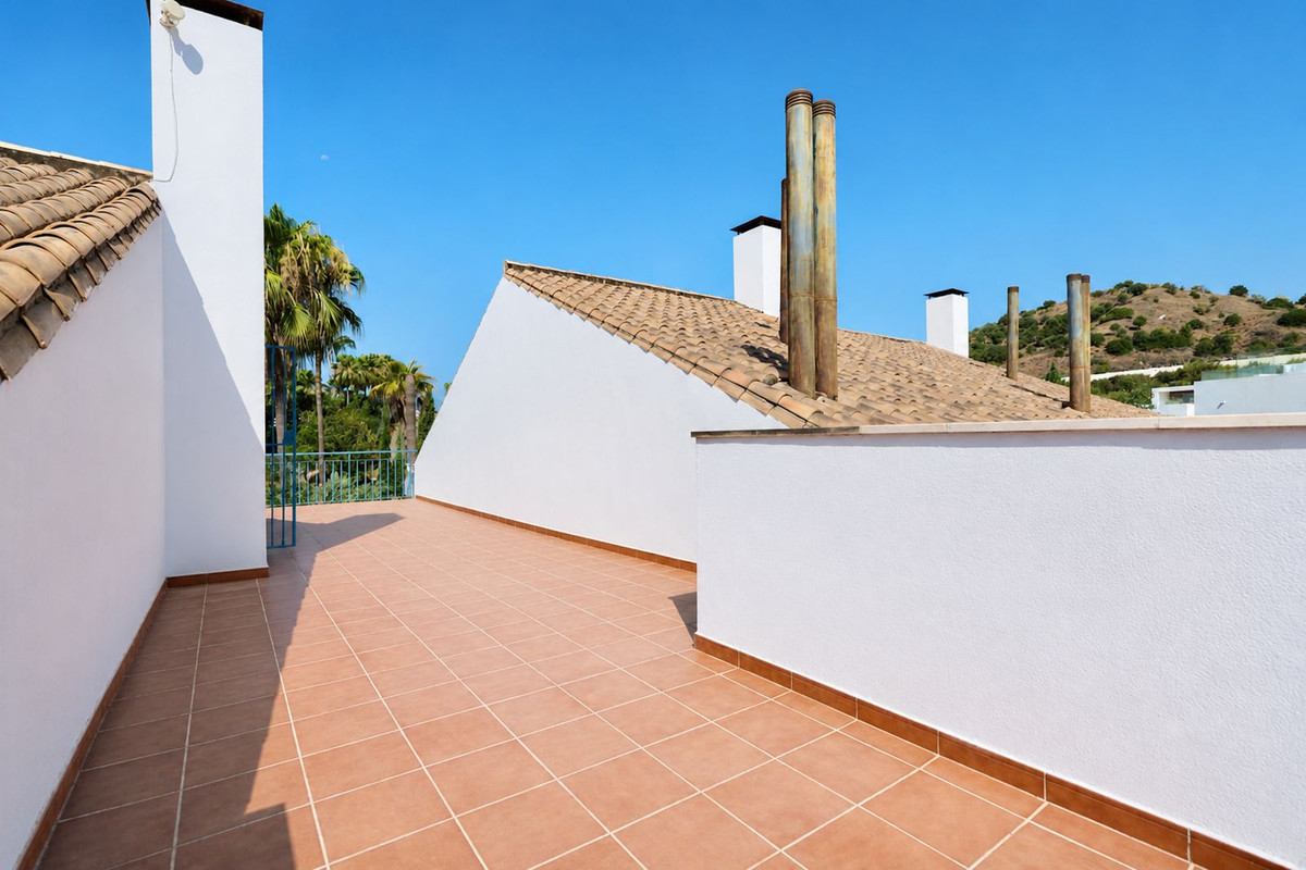 Huis te koop in Nueva Andalucía | 4 slaapkamers H5441230