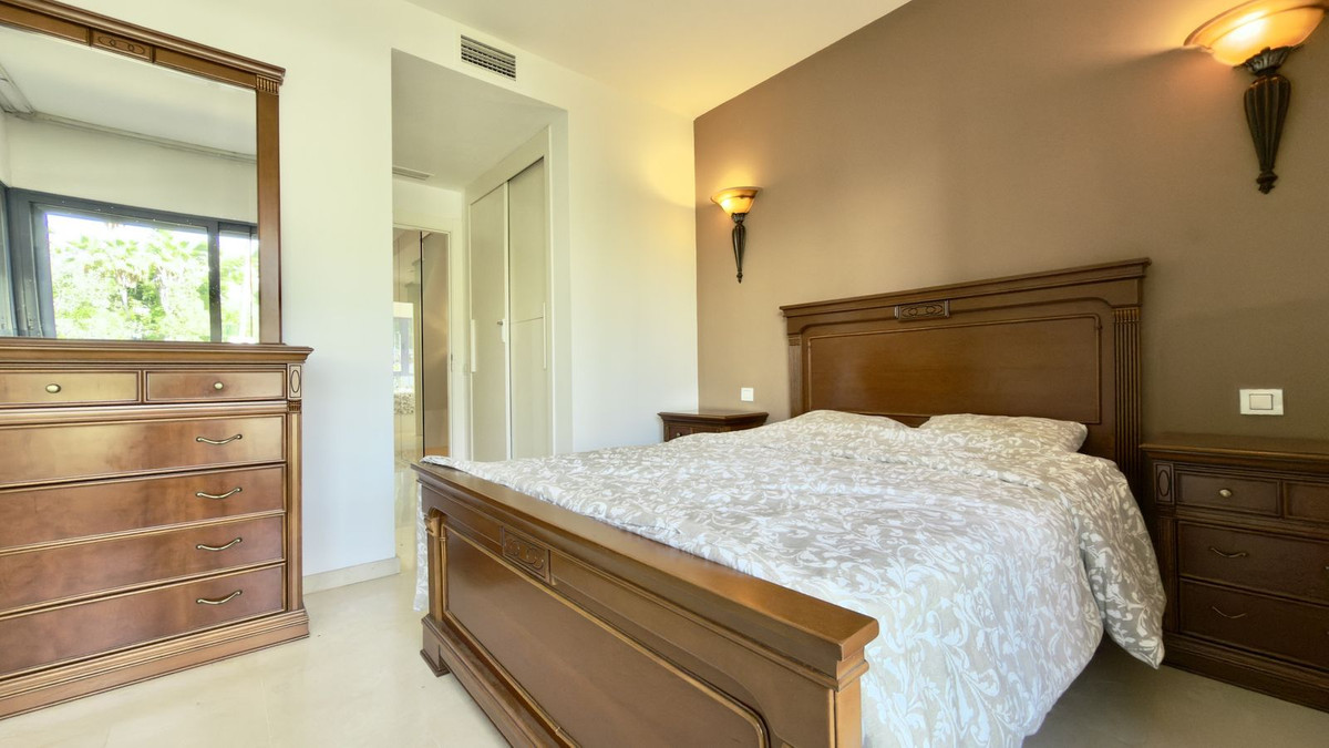 Huis te koop in Nueva Andalucía | 4 slaapkamers H5441230