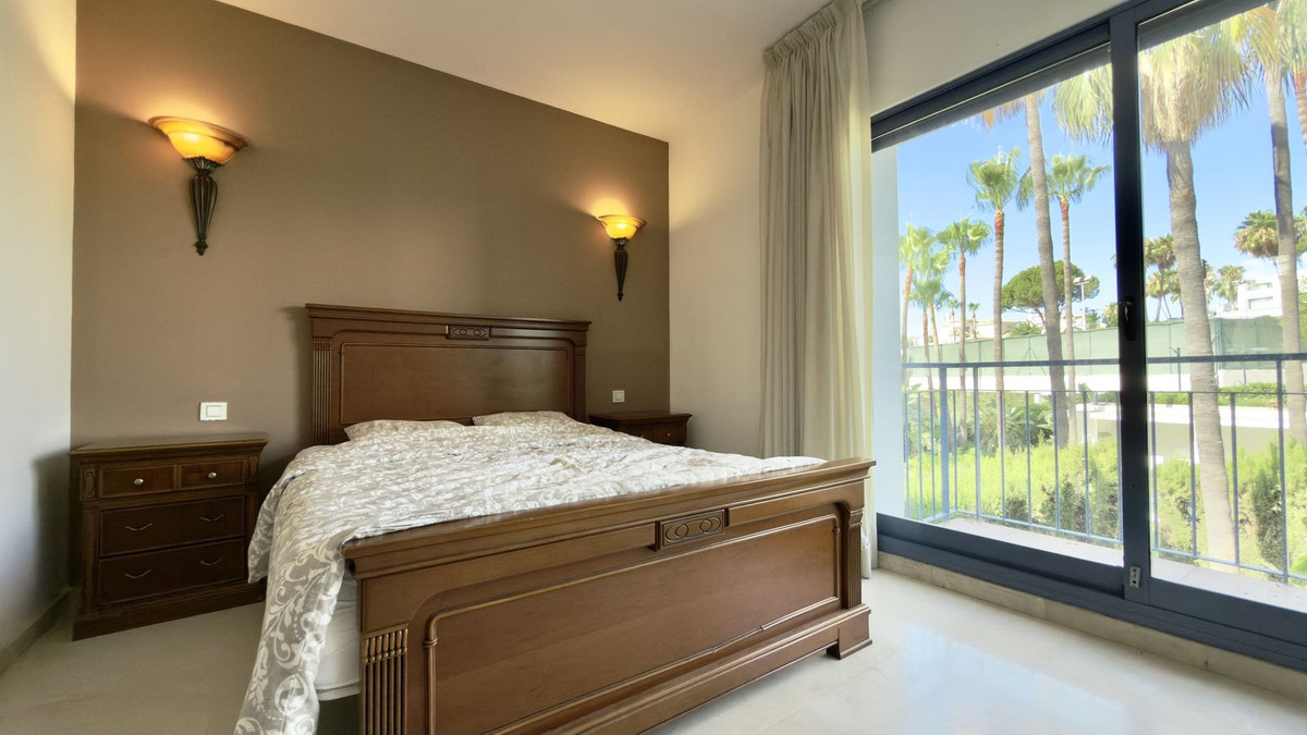 Huis te koop in Nueva Andalucía | 4 slaapkamers H5441230