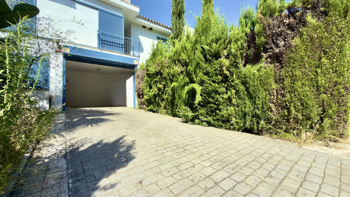 Huis te koop in Nueva Andalucía | 4 slaapkamers H5441230