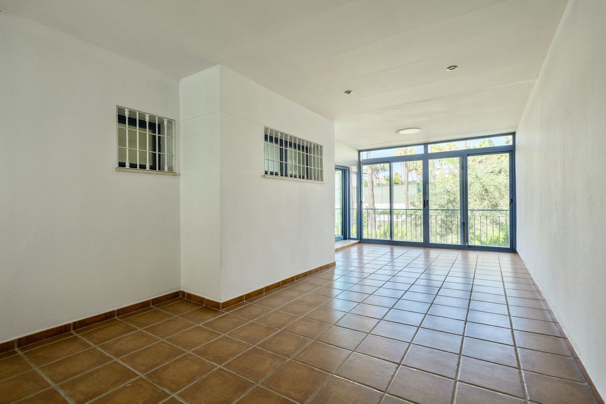Huis te koop in Nueva Andalucía | 4 slaapkamers H5441230