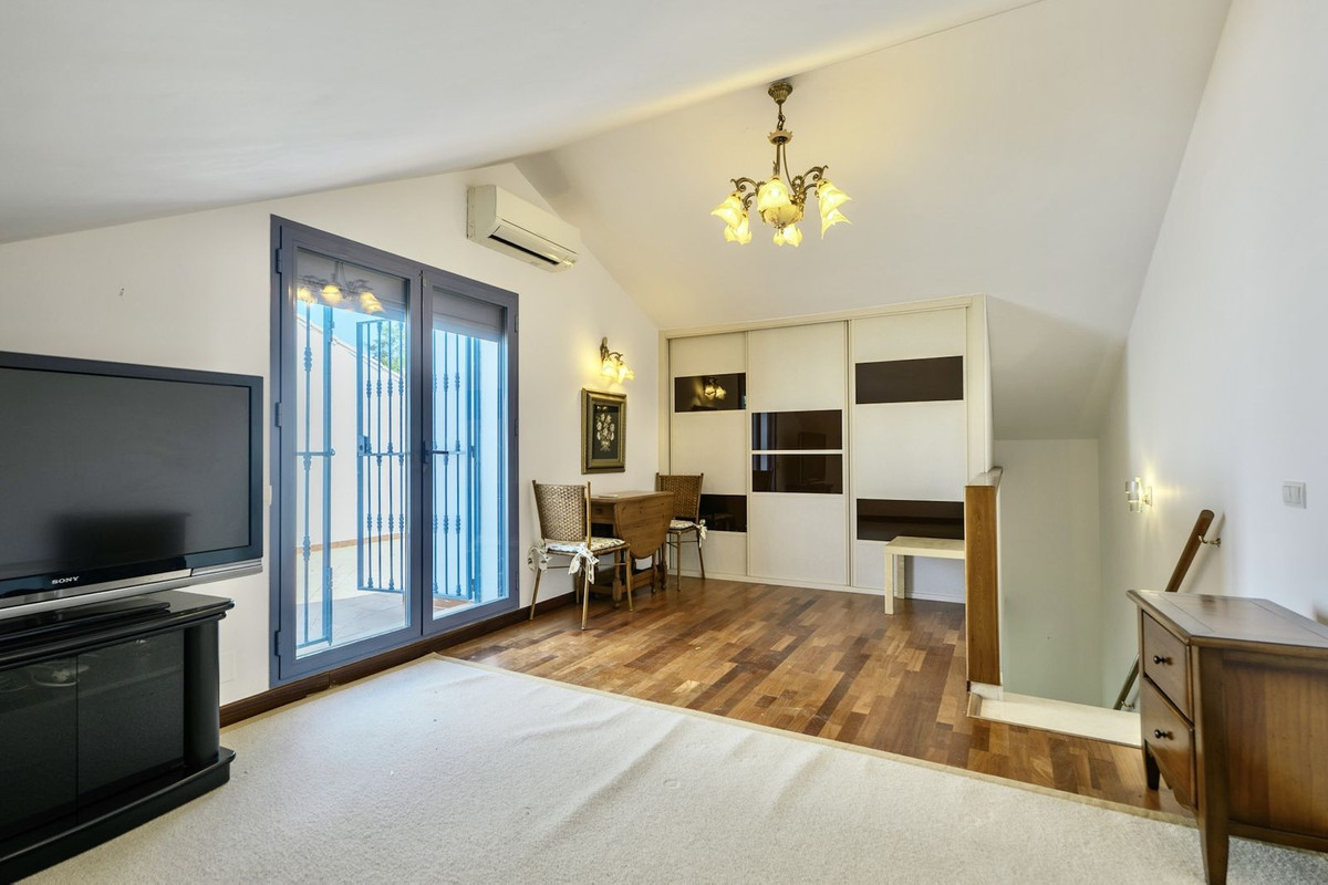 Huis te koop in Nueva Andalucía | 4 slaapkamers H5441230
