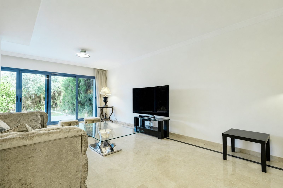 Huis te koop in Nueva Andalucía | 4 slaapkamers H5441230