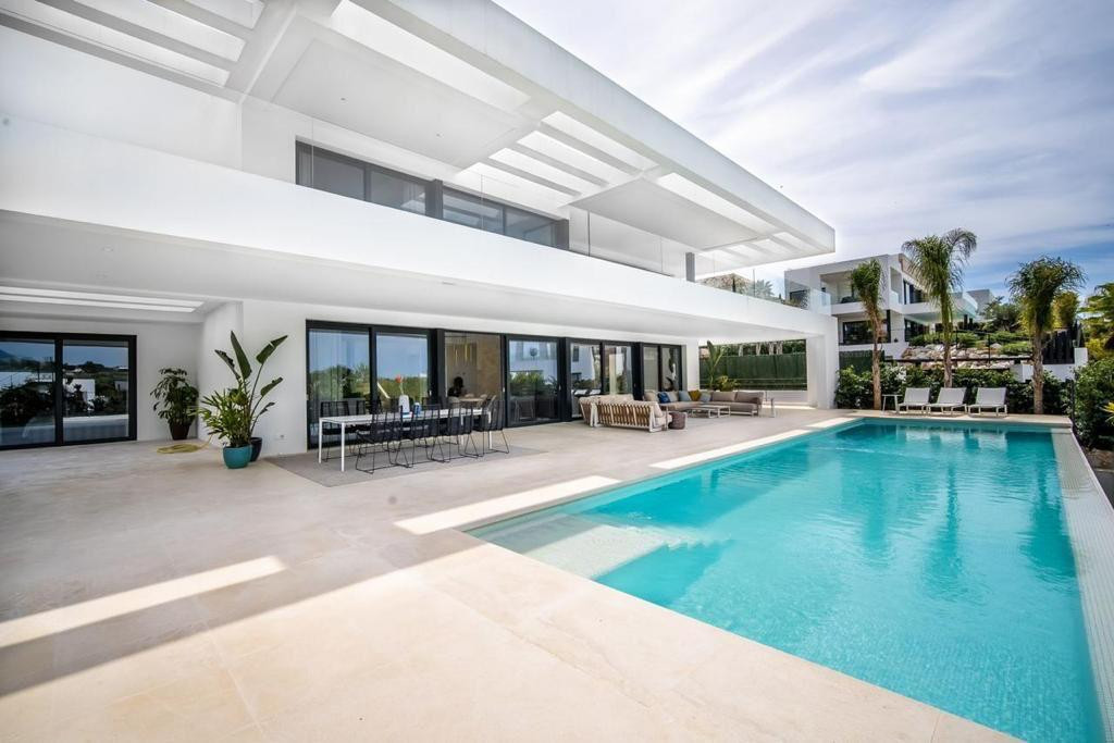 Huis te koop in Nueva Andalucía | 6 slaapkamers H5441551