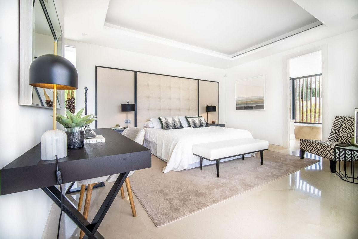 Huis te koop in Nueva Andalucía | 6 slaapkamers H5441551