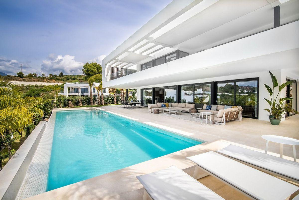 Huis te koop in Nueva Andalucía | 6 slaapkamers H5441551