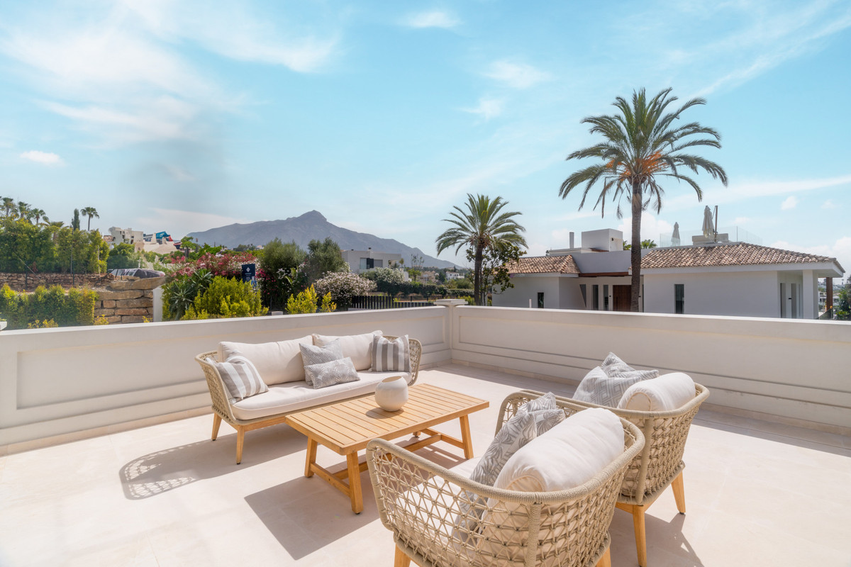 Huis te koop in Nueva Andalucía | 5 slaapkamers H5441614