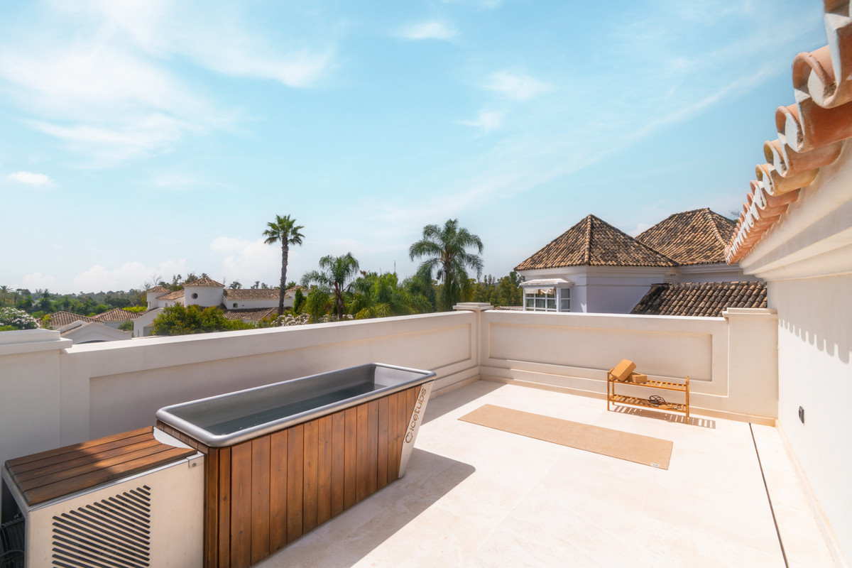 Huis te koop in Nueva Andalucía | 5 slaapkamers H5441614