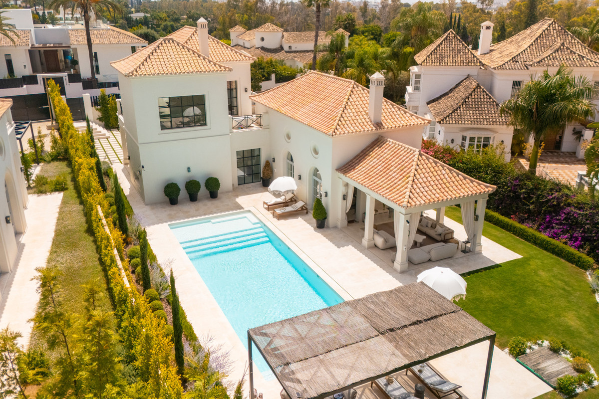 Huis te koop in Nueva Andalucía | 5 slaapkamers H5441614