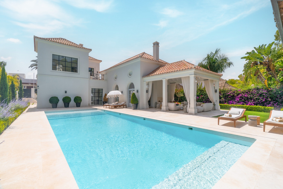 Huis te koop in Nueva Andalucía | 5 slaapkamers H5441614