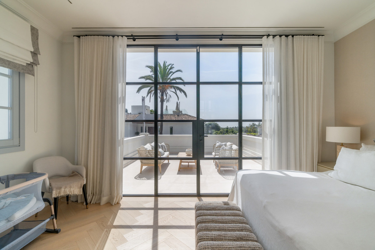 Huis te koop in Nueva Andalucía | 5 slaapkamers H5441614