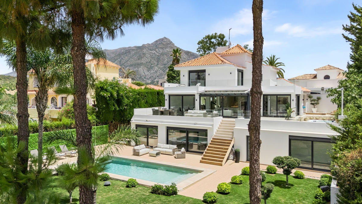 Huis te koop in Nueva Andalucía | 4 slaapkamers H5443543