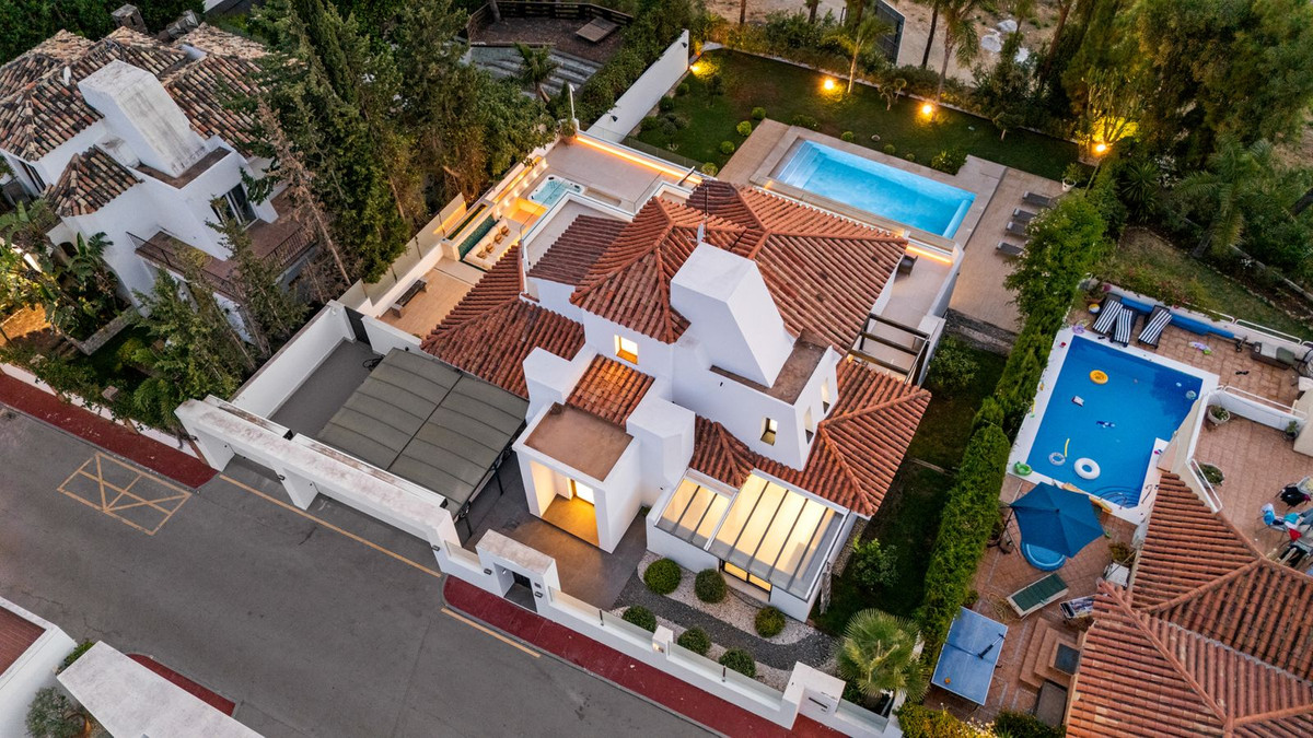 Huis te koop in Nueva Andalucía | 4 slaapkamers H5443543