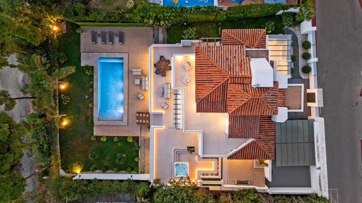 Huis te koop in Nueva Andalucía | 4 slaapkamers H5443543