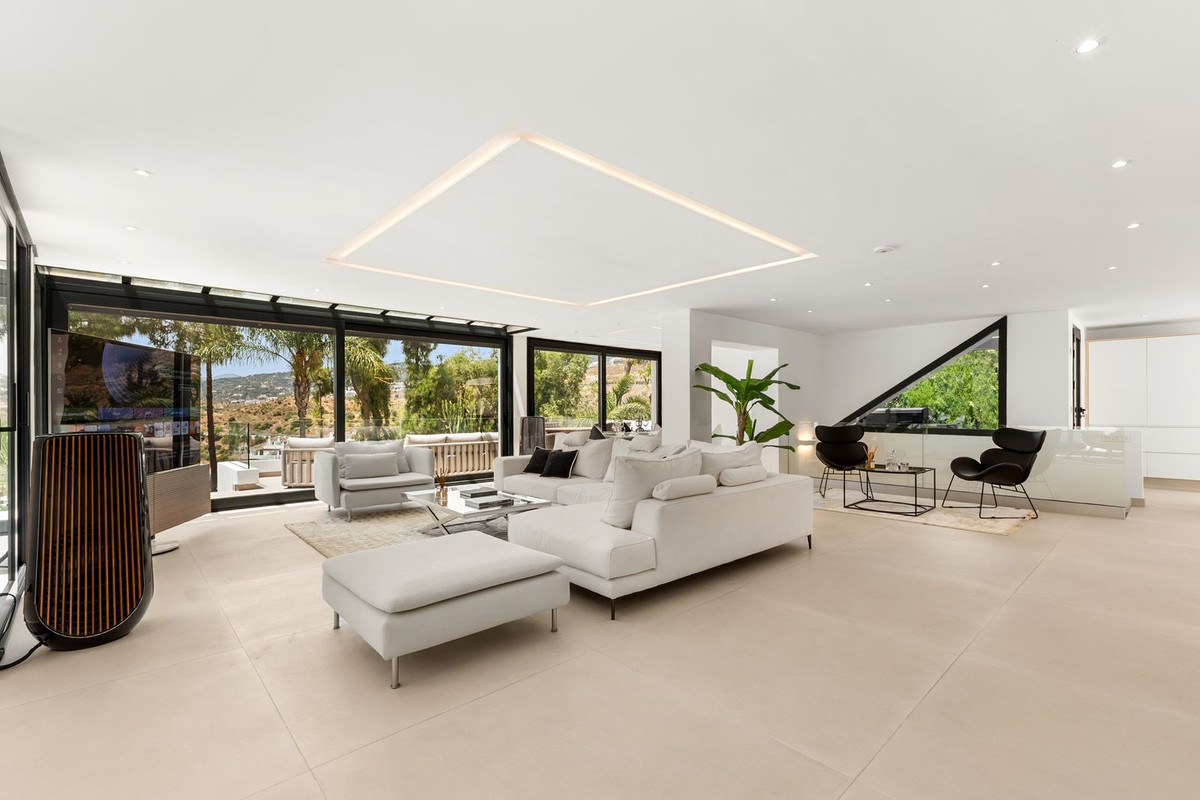 Huis te koop in Nueva Andalucía | 4 slaapkamers H5443543