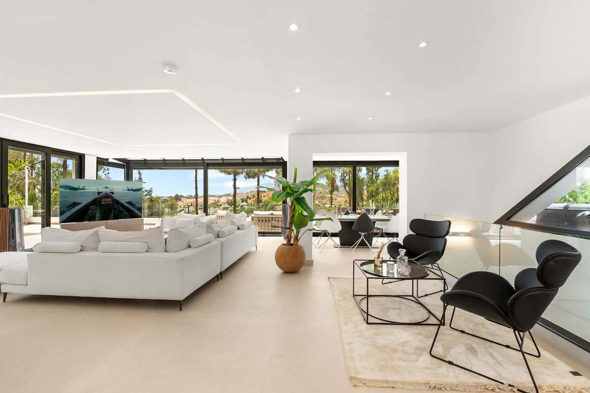 Huis te koop in Nueva Andalucía | 4 slaapkamers H5443543