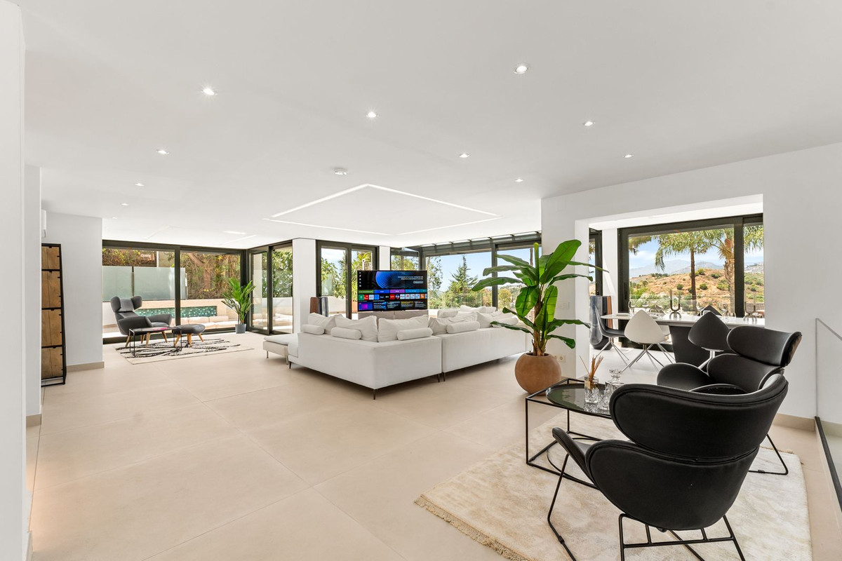 Huis te koop in Nueva Andalucía | 4 slaapkamers H5443543