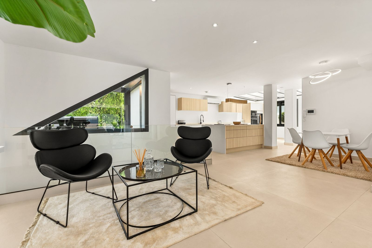 Huis te koop in Nueva Andalucía | 4 slaapkamers H5443543