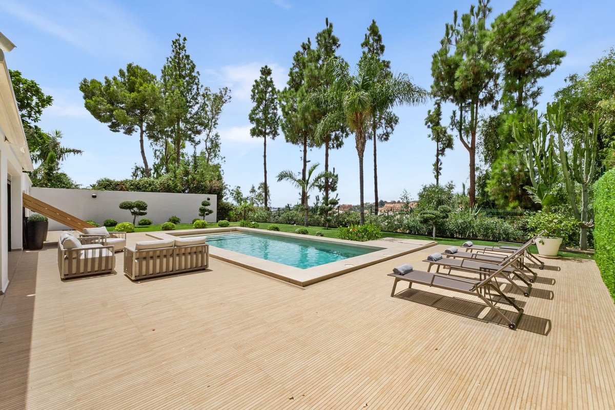 Huis te koop in Nueva Andalucía | 4 slaapkamers H5443543