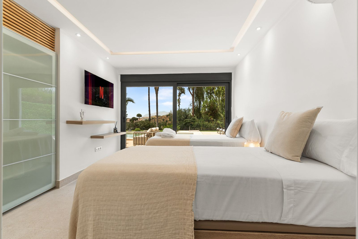 Huis te koop in Nueva Andalucía | 4 slaapkamers H5443543