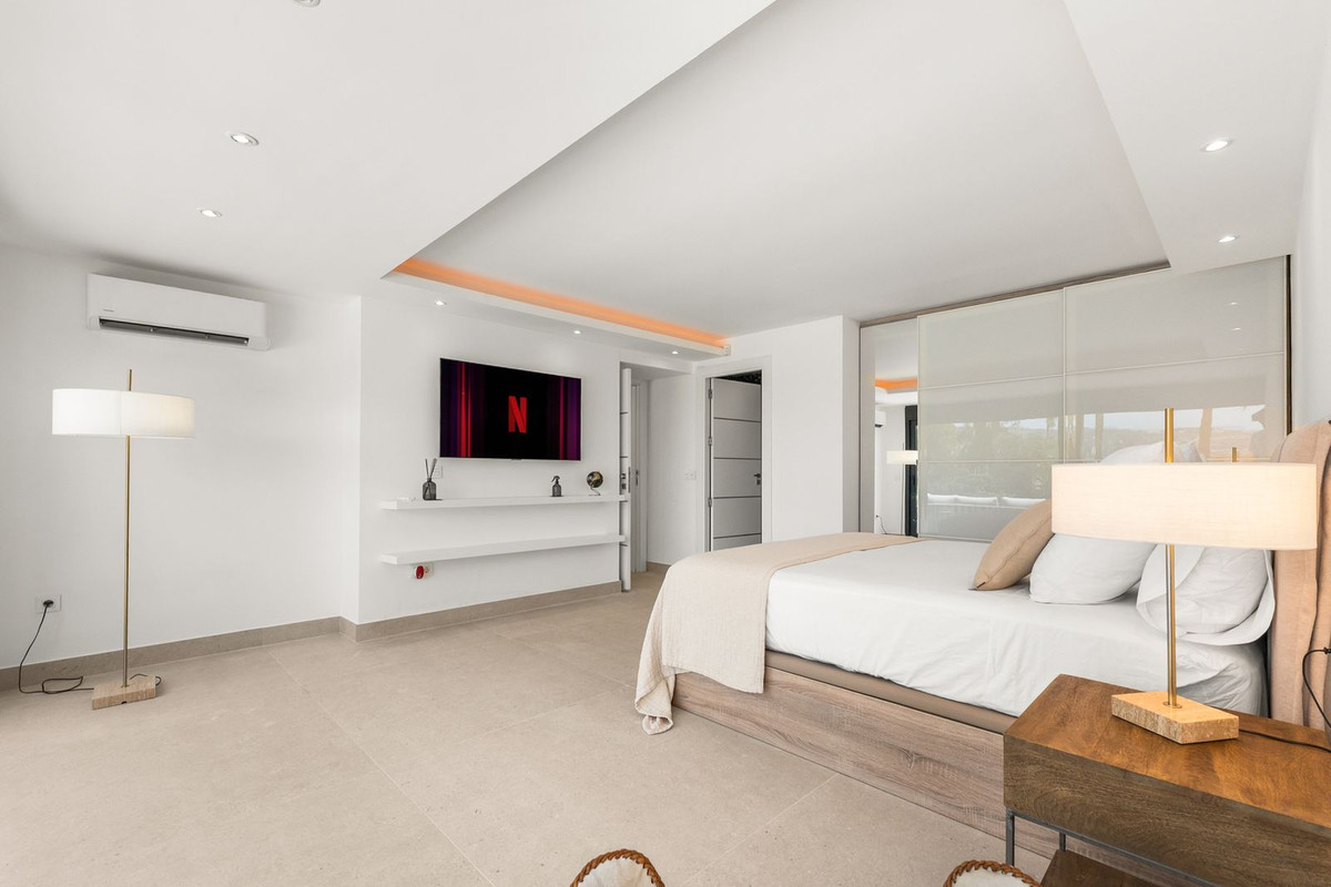 Huis te koop in Nueva Andalucía | 4 slaapkamers H5443543