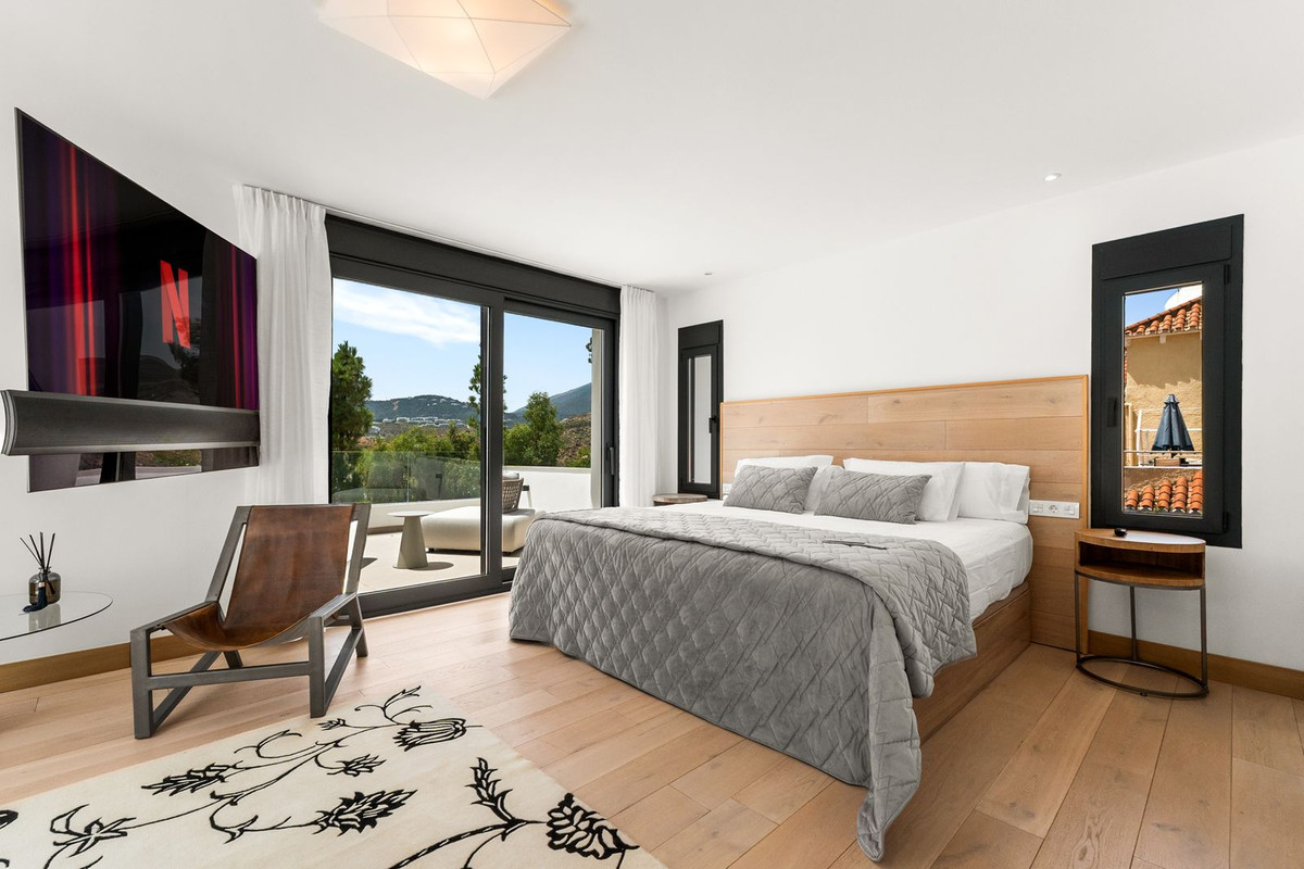 Huis te koop in Nueva Andalucía | 4 slaapkamers H5443543