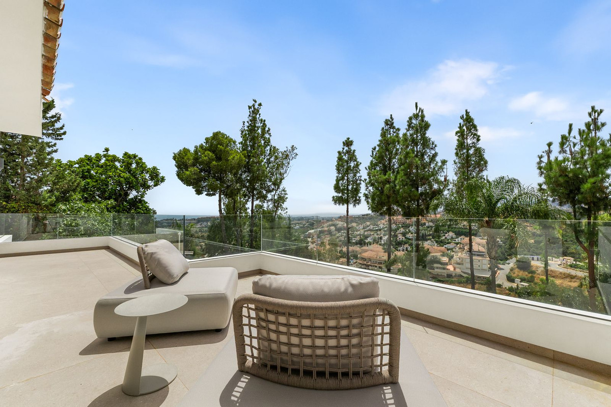 Huis te koop in Nueva Andalucía | 4 slaapkamers H5443543
