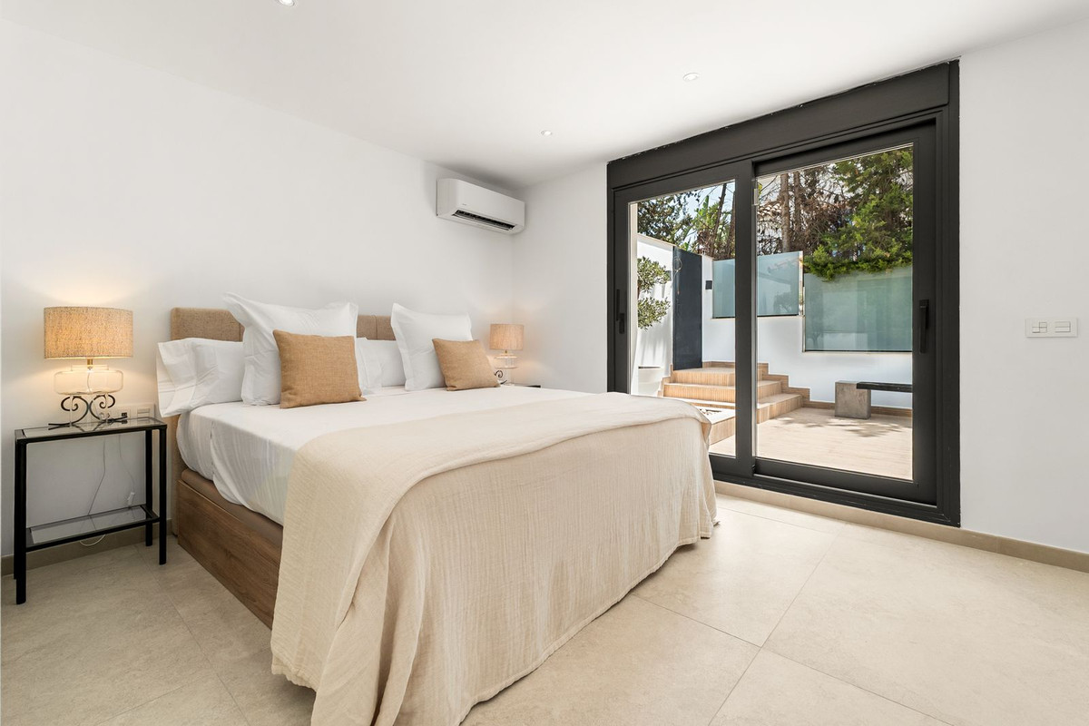 Huis te koop in Nueva Andalucía | 4 slaapkamers H5443543