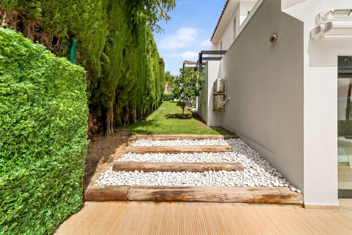 Huis te koop in Nueva Andalucía | 4 slaapkamers H5443543