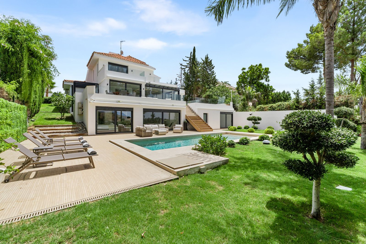 Huis te koop in Nueva Andalucía | 4 slaapkamers H5443543
