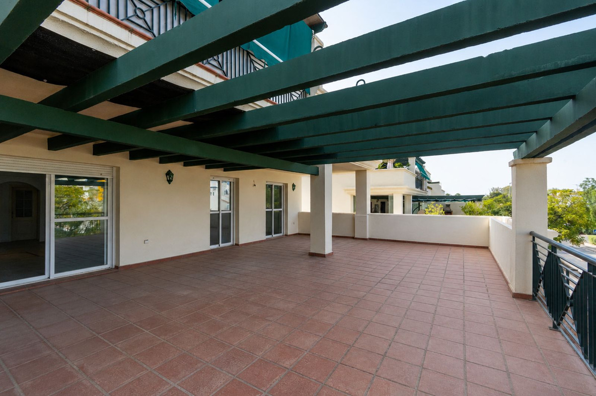 Appartement te koop in Nueva Andalucía | 3 slaapkamers H5443951