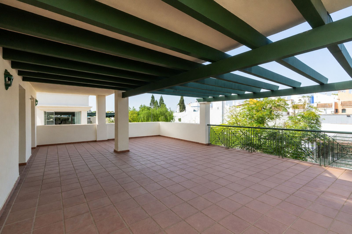 Appartement te koop in Nueva Andalucía | 3 slaapkamers H5443951