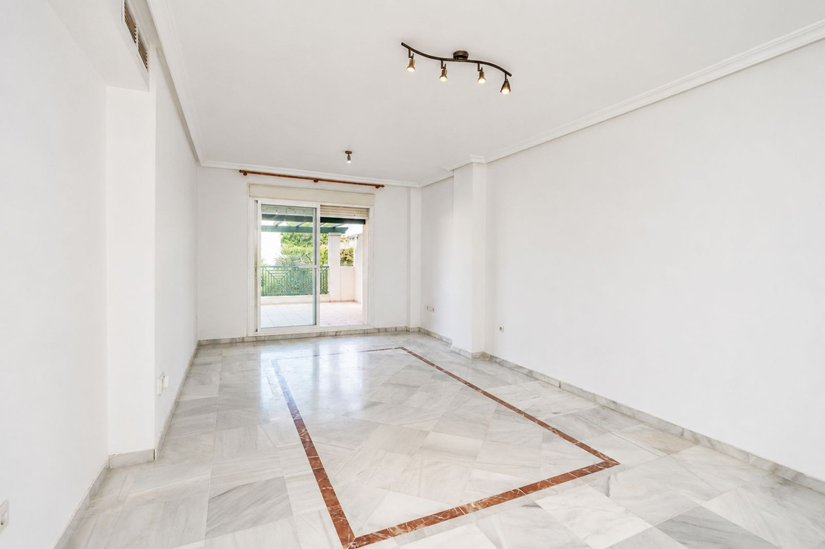 Appartement te koop in Nueva Andalucía | 3 slaapkamers H5443951
