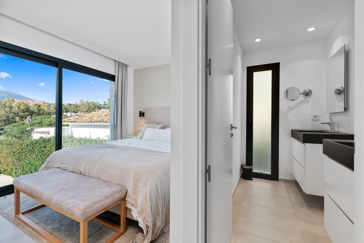 Huis te koop in Nueva Andalucía | 4 slaapkamers H5450533