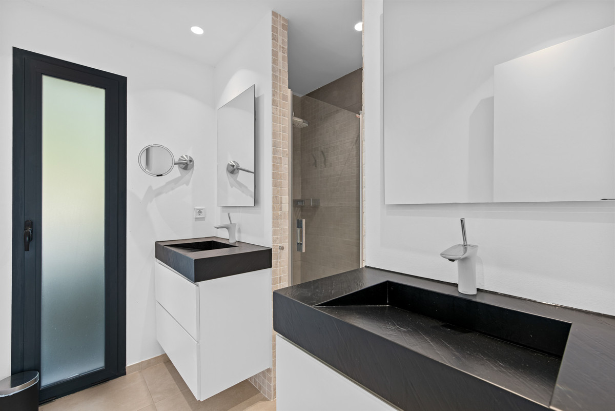 Huis te koop in Nueva Andalucía | 4 slaapkamers H5450533