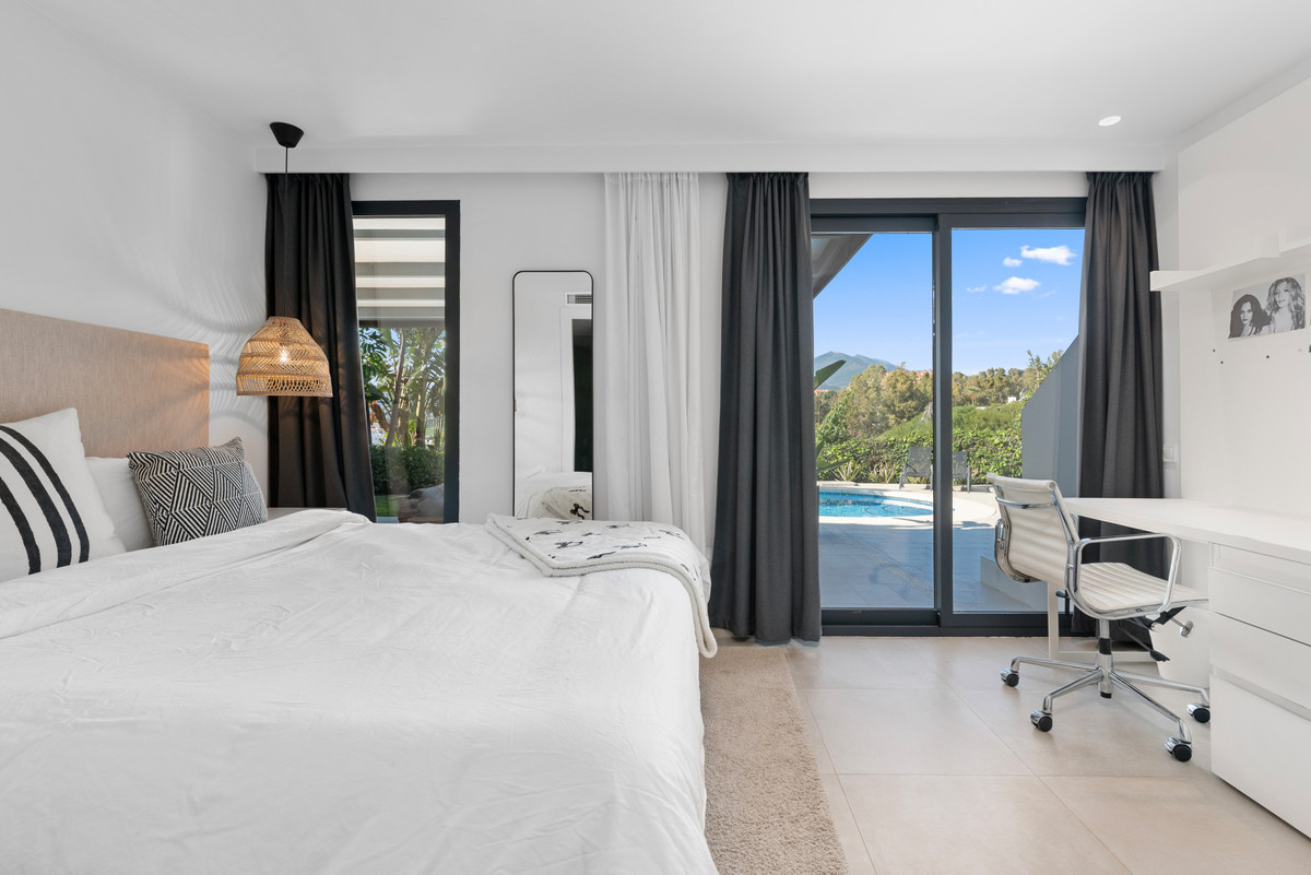 Huis te koop in Nueva Andalucía | 4 slaapkamers H5450533